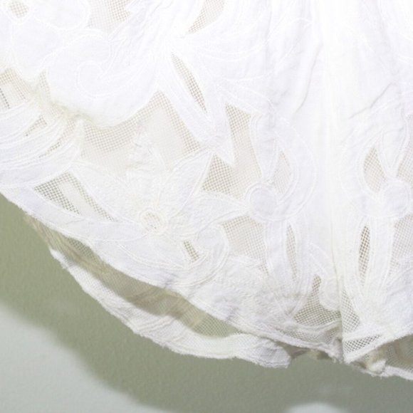 Free People Lace Kadek Shorts Off White Smocked Floral Cutout Size Large H13520 - Picture 5 of 10